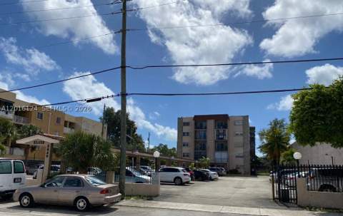 3640 NW 9th St 201, Miami FL - photo 8 of 31