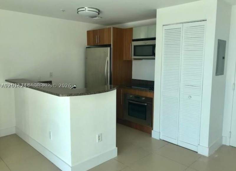 1 bedroom Condominium at 300 S Biscayne Blvd L-L32, Met 1 Condo, Miami — photo 2