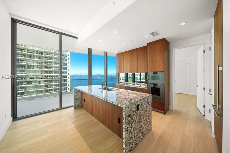 2 bedroom Condominium at 175 SE 25 Rd 804, Una Residences, Miami — photo 2