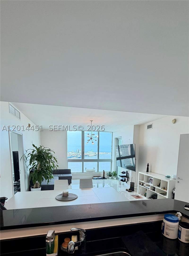 2 bedroom Condominium at 300 S Biscayne Blvd T-3212, Met 1 Condo, Miami — photo 5
