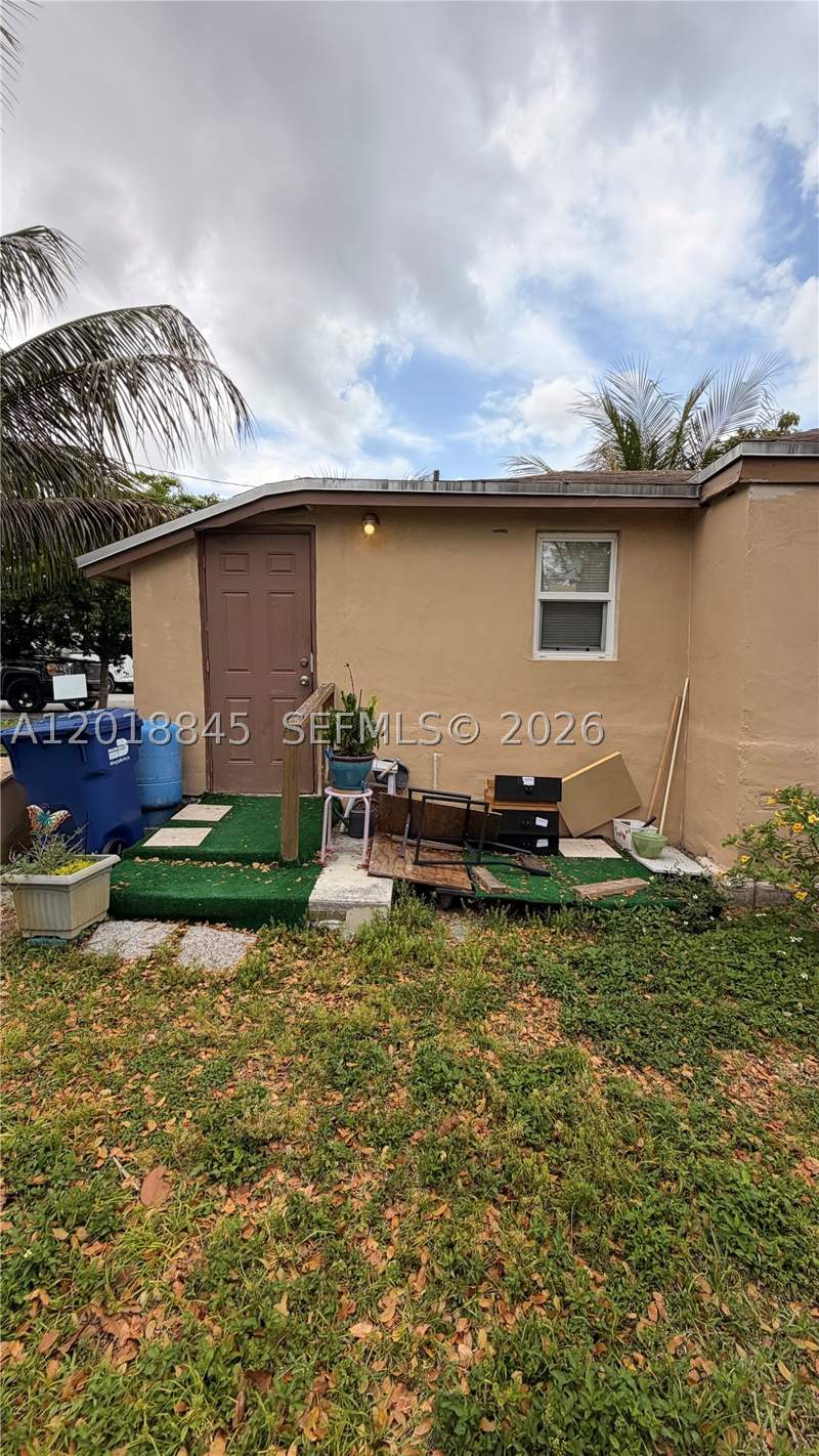2 bedroom SingleFamilyResidence at 10260 SW 182nd St, Plat Of Blocks 2-3-4-5 Of, Miami — photo 3
