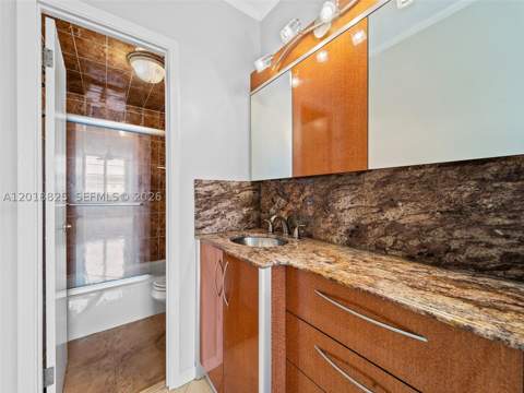 500 Bayview Dr 1421, Sunny Isles Beach FL - photo 11 of 17