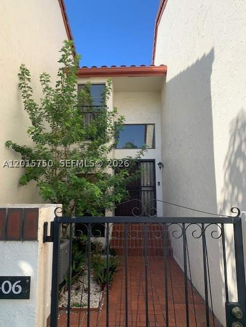 2 bedroom Condominium at 341 Ives Dairy Rd 341-06, Condo F At Mediterranea, Miami — photo 3