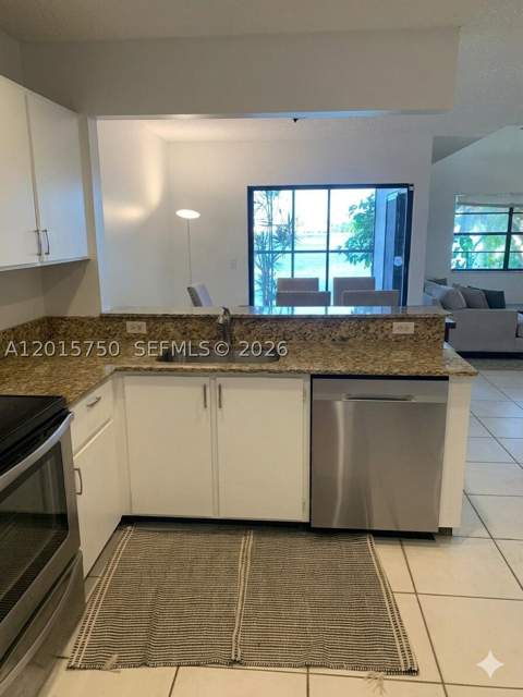 341 Ives Dairy Rd 341-06, Miami FL - photo 7 of 17
