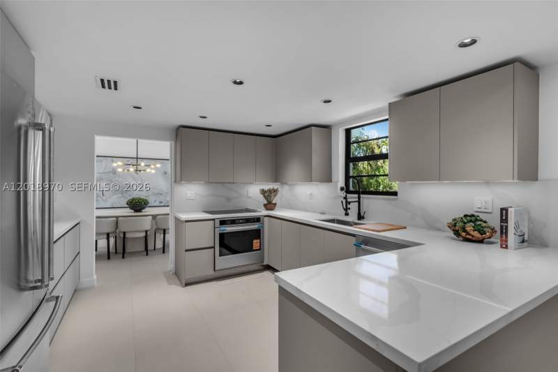 4 bedroom SingleFamilyResidence at 1415 Trillo Ave, Coral Gables Riviera Sec, Coral Gables — photo 5