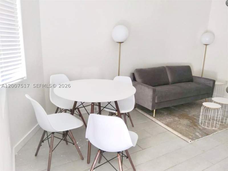 1 bedroom StockCooperative at 740 Meridian Ave 17, 740 Meridian Condo, Miami Beach — photo 2