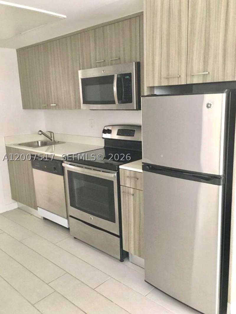 1 bedroom StockCooperative at 740 Meridian Ave 17, 740 Meridian Condo, Miami Beach — photo 3