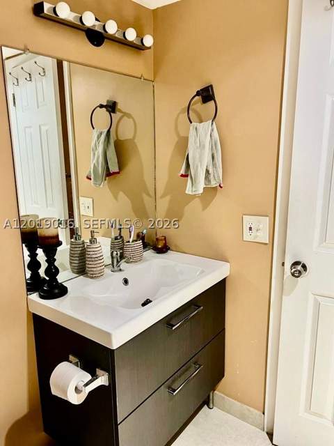 509 NE 199th Ln 3A, Miami FL - photo 6 of 10
