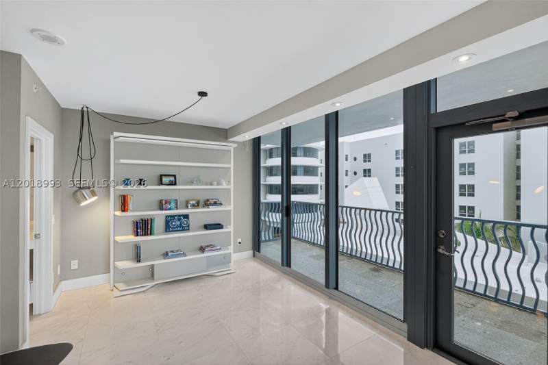 2 bedroom Condominium at 1500 Ocean Dr 507, 1500 Ocean Drive Condo, Miami Beach — photo 4