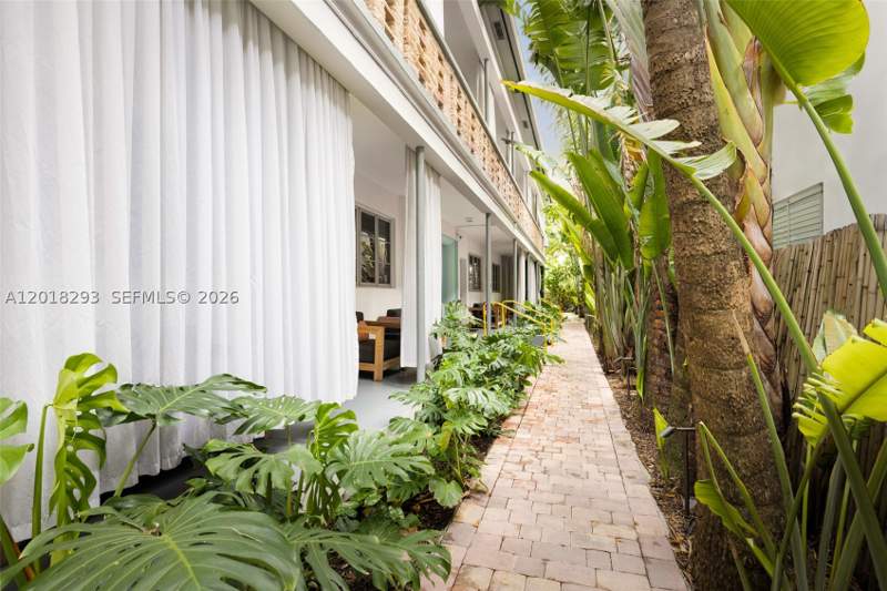 2 bedroom Condominium at 1551 Lenox Ave 8, 1551 Condo, Miami Beach — photo 3