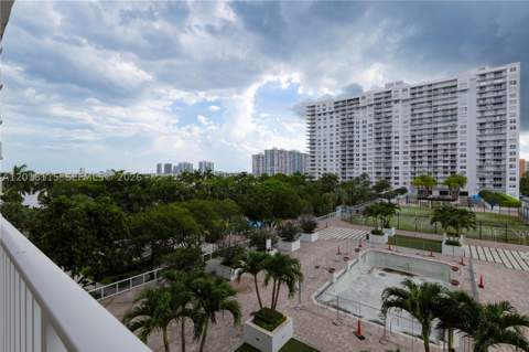 2851 NE 183rd St 504E, Aventura FL - photo 8 of 36
