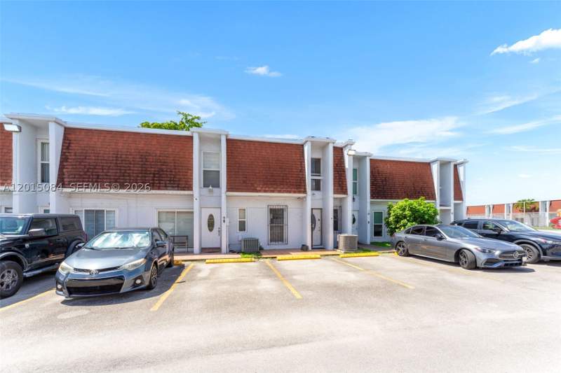 2 bedroom Condominium at 606 NW 107th Ave 9B, Laguna Condo, Miami — photo 3