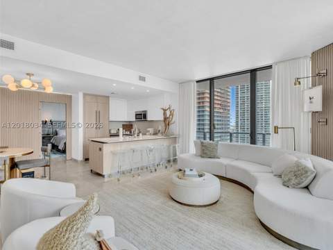 88 SW 7th St 2011 (corner), Miami FL - photo 17 of 55