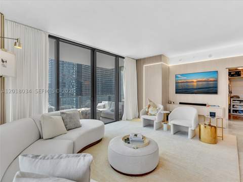 88 SW 7th St 2011 (corner), Miami FL - photo 18 of 55