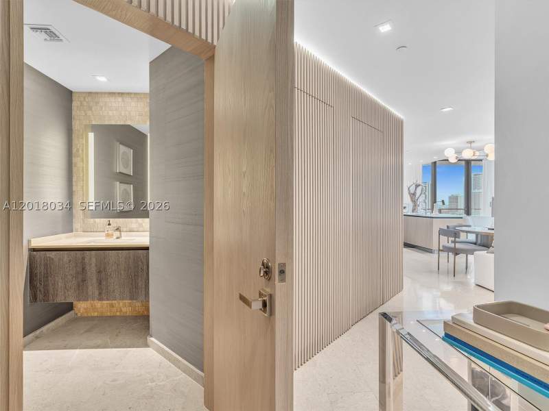 2 bedroom Condominium at 88 SW 7th St 2011 (corner), Rise Condo, Miami — photo 5