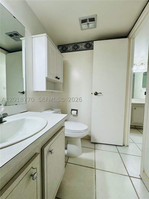 3675 N Country Club Dr 2005, Aventura FL - photo 6 of 14