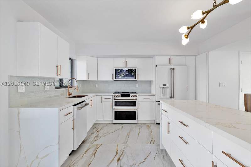 3 bedroom Townhouse at 16449 NE 26th Ave 16, Lakeview Townhomes Condo, North Miami Beach — photo 5