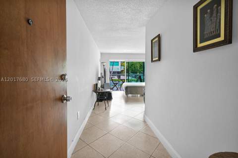 2920 SW 28th Ter 207, Miami FL - photo 22 of 42
