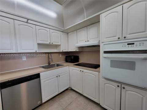 19380 Collins Ave 418, Sunny Isles Beach FL - photo 13 of 31