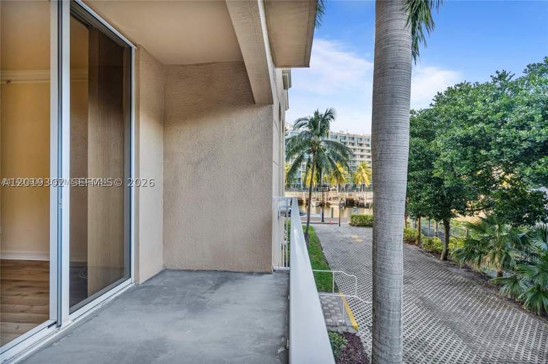 2 bedroom Condominium at 3001 NE 185th St 219, Alaqua Condo, Aventura — photo 5