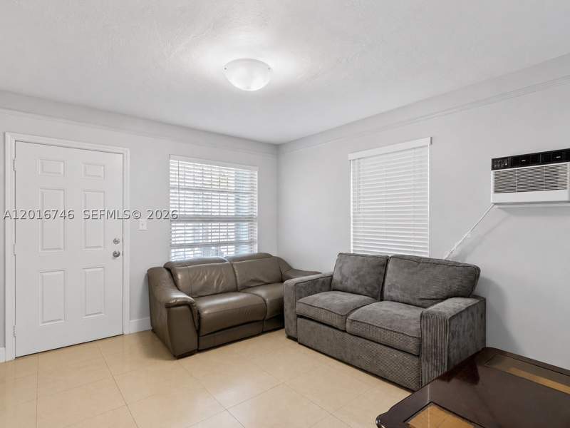 3 bedroom SingleFamilyResidence at 1111 NW 77th St, Stephen Manor, Miami — photo 2
