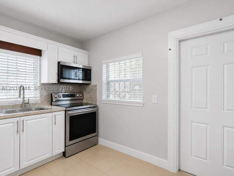 3 bedroom SingleFamilyResidence at 1111 NW 77th St, Stephen Manor, Miami — photo 4
