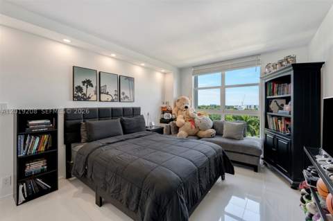 1000 Quayside Ter 901, Miami FL - photo 18 of 54