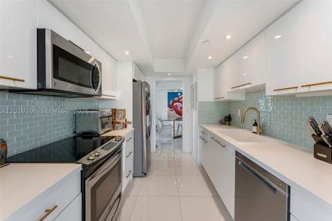 1000 Quayside Ter 901, Miami FL - photo 8 of 54