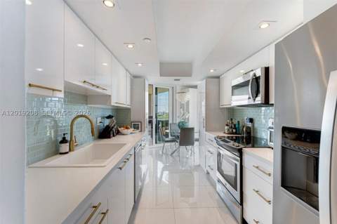 1000 Quayside Ter 901, Miami FL - photo 9 of 54
