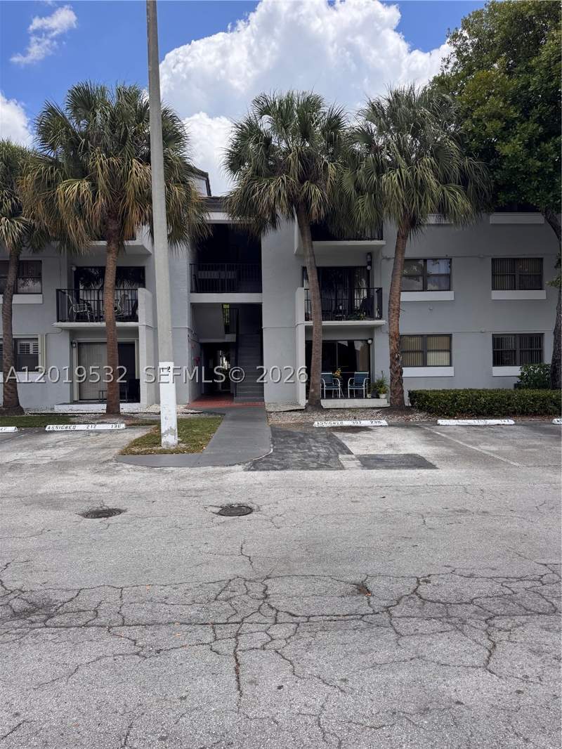 2 bedroom Condominium at 7115 NW 179th St 207, Villa Bellini Condo, Hialeah — photo 3