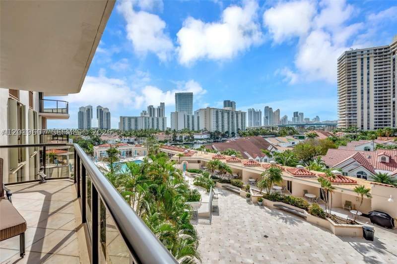 1 bedroom Condominium at 19667 Turnberry Way 6C, Turnberry Isle South Cond, Aventura — photo 3