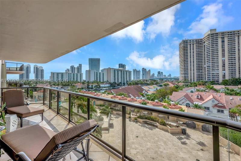 1 bedroom Condominium at 19667 Turnberry Way 6C, Turnberry Isle South Cond, Aventura — photo 4
