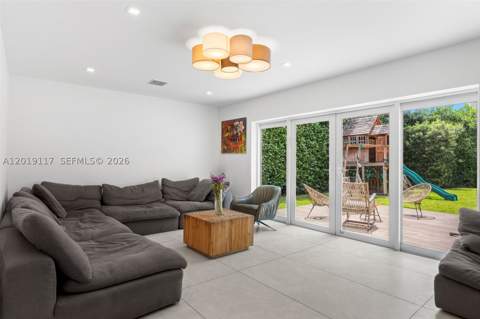 3748 Prairie Ave, Miami Beach FL - photo 16 of 60