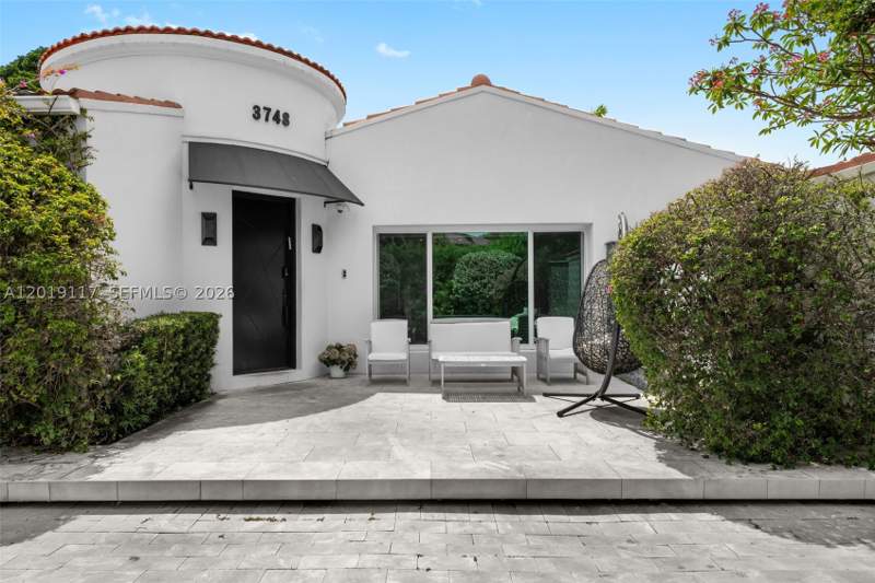 6 bedroom SingleFamilyResidence at 3748 Prairie Ave, Mid Golf Sub 1st Addn, Miami Beach — photo 2