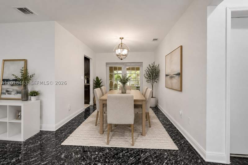 5 bedroom SingleFamilyResidence at 15725 SW 102nd Pl, Fairway Park Sec 6, Miami — photo 3