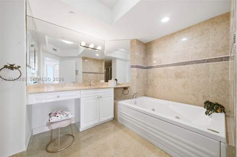 4779 Collins Ave 1206, Miami Beach FL - photo 11 of 33