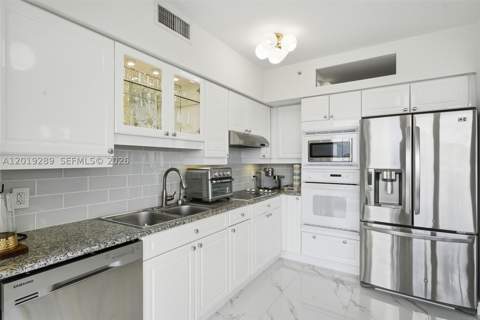 4779 Collins Ave 1206, Miami Beach FL - photo 7 of 33