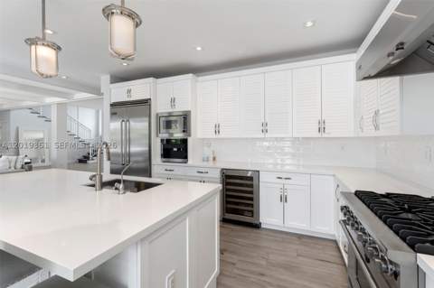 13040 N Bayshore Dr, North Miami FL - photo 19 of 63