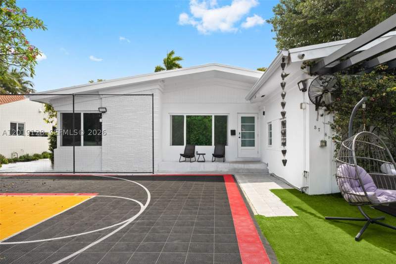 4 bedroom SingleFamilyResidence at 3758 Prairie Ave, Mid Golf Sub 1st Addn, Miami Beach — photo 3