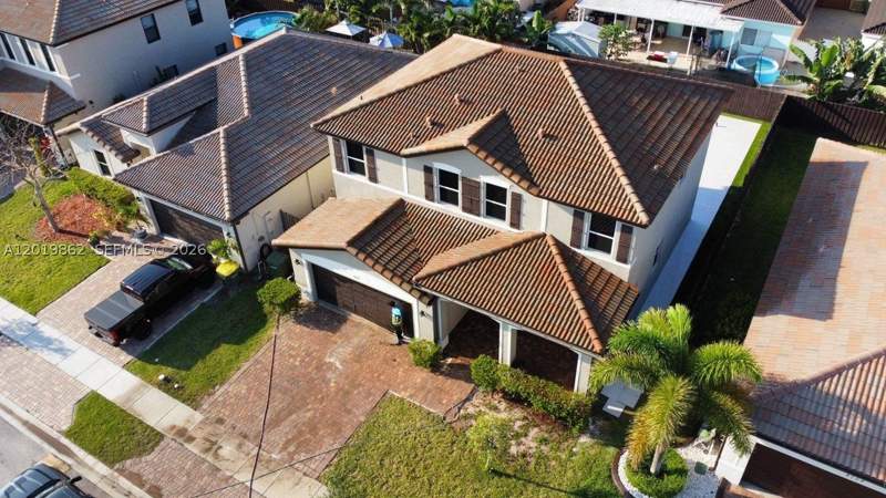 4 bedroom SingleFamilyResidence at 4108 NE 20th St, Country Gardens South, Homestead — photo 2