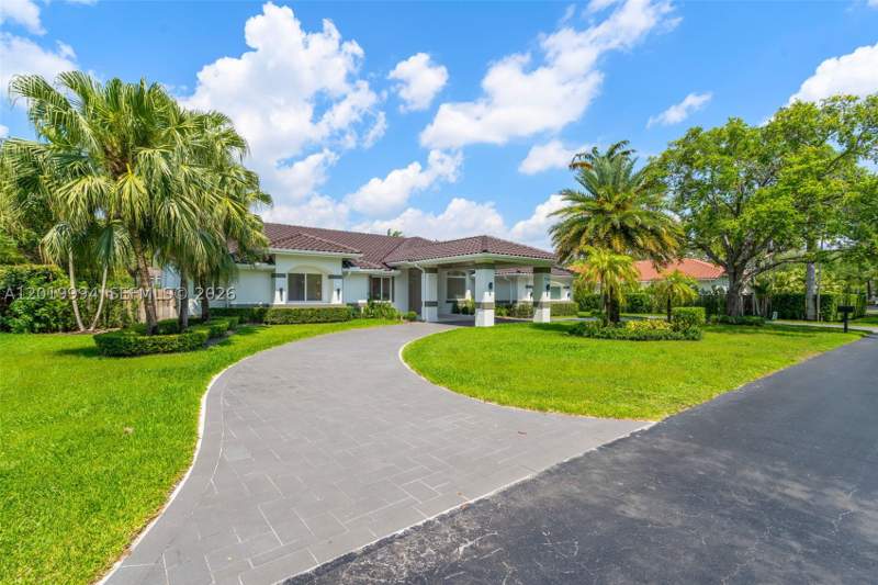 5 bedroom SingleFamilyResidence at 7262 SW 120th Ave, Poinciana Gardens, Miami — photo 2