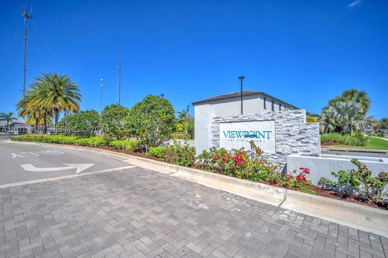 4 bedroom Townhouse at 20308 NW 6th Pl, Vista Lago, Miami Gardens — photo 4
