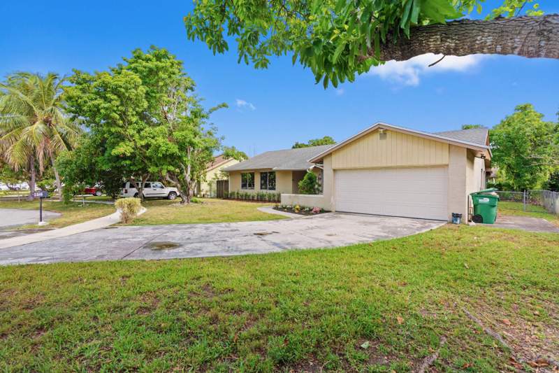 3 bedroom SingleFamilyResidence at 9315 SW 170th Lane, Harriel Estates, Palmetto Bay — photo 3