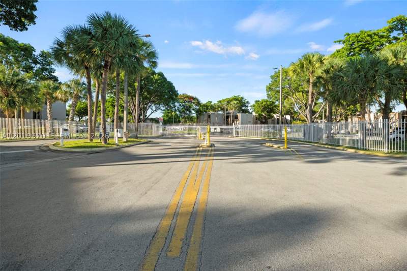 2 bedroom Condominium at 3581 SW 117th Ave 5-206, Westbird Village Condo, Miami — photo 5