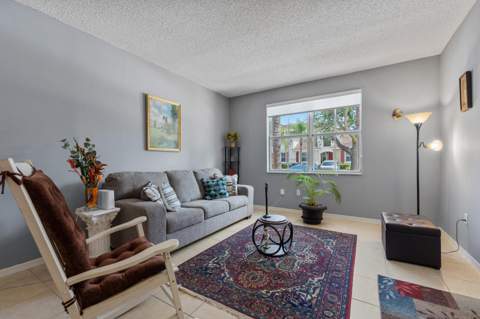 934 NE 42nd Terrace, Homestead FL - photo 11 of 37