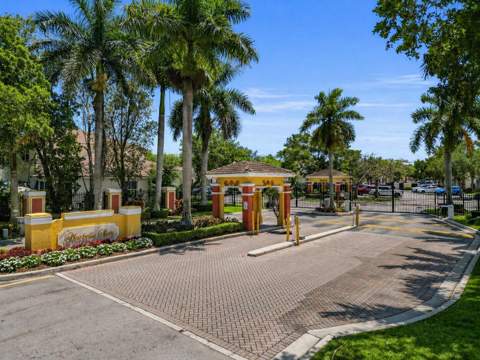 934 NE 42nd Terrace, Homestead FL - photo 15 of 37