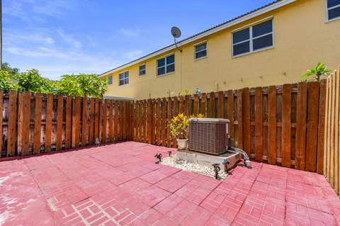 934 NE 42nd Terrace, Homestead FL - photo 8 of 37