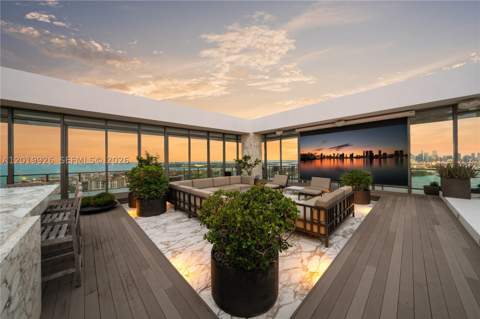 800 S Pointe Dr Penthouse 2204, Miami Beach FL - photo 11 of 90