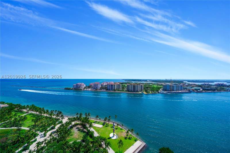 5 bedroom Condominium at 800 S Pointe Dr Penthouse 2204, Apogee Condo, Miami Beach — photo 2