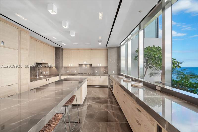 5 bedroom Condominium at 800 S Pointe Dr Penthouse 2204, Apogee Condo, Miami Beach — photo 5